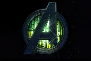 《复仇者联盟 末日》“A”字徽标 暗色调 绿色光影